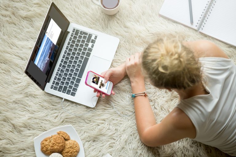 Digital detox: 5 τρόποι να αποσυνδεθείς για καλύτερη ψυχική υγεία