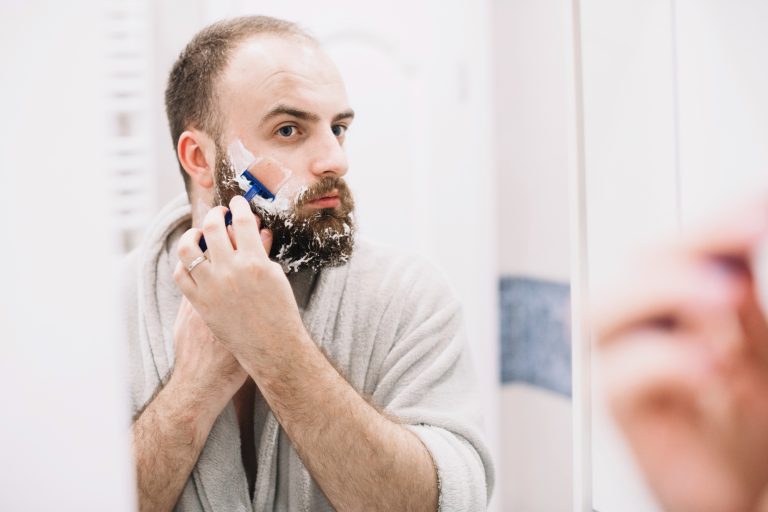 Πώς το ξύρισμα επηρεάζει τον δερματικό φραγμό