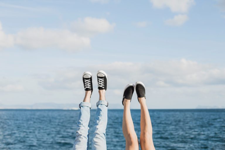 Γιατί πρήζονται περισσότερο τα πόδια το καλοκαίρι;